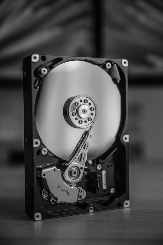 Récupération de données en laboratoire sur disque dur HDD défectueux.